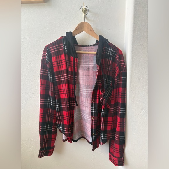 No Boundaries Red and Black Plaid Button Down Shirt - Picture 1 of 4